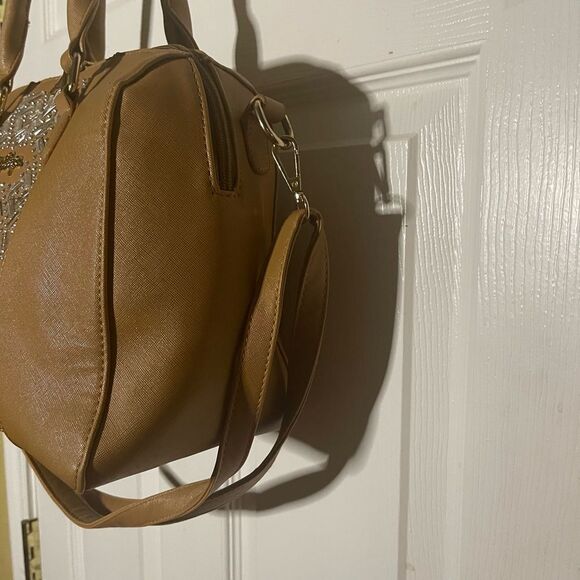 Betty Boop Tan Satchel with Quilted stones Detail and Gold tone Hardwares - Picture 3 of 16